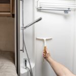 Raamwisser bamboe 24,5 x 20 x 3 cm